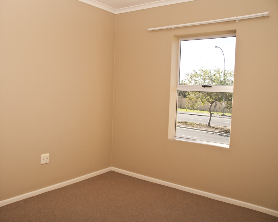 To Let 2 Bedroom Property for Rent in Protea Heights Western Cape